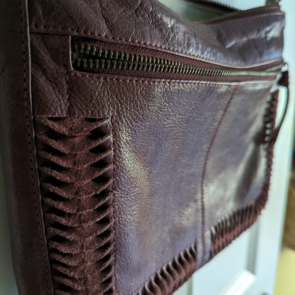 🎀 2/$15 Day & Mood Burgundy Leather Crossbody Purse - Picture 6 of 13